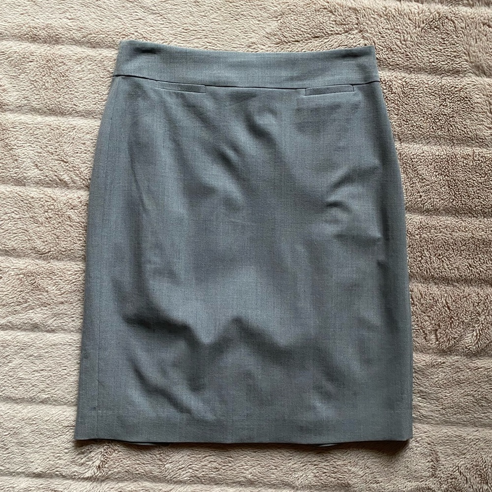 Banana Republic wool skirt - size 2P